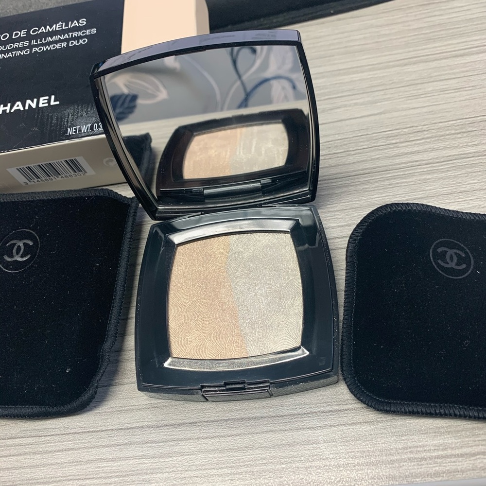 Chanel Duo de Camelias Highlighter